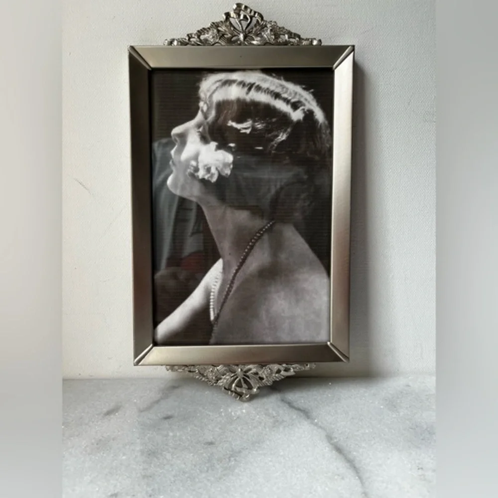 Silver  Vintage ornate wall picture frame 9.5”x5.5”